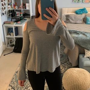 Flare sleeve no-shoulder top